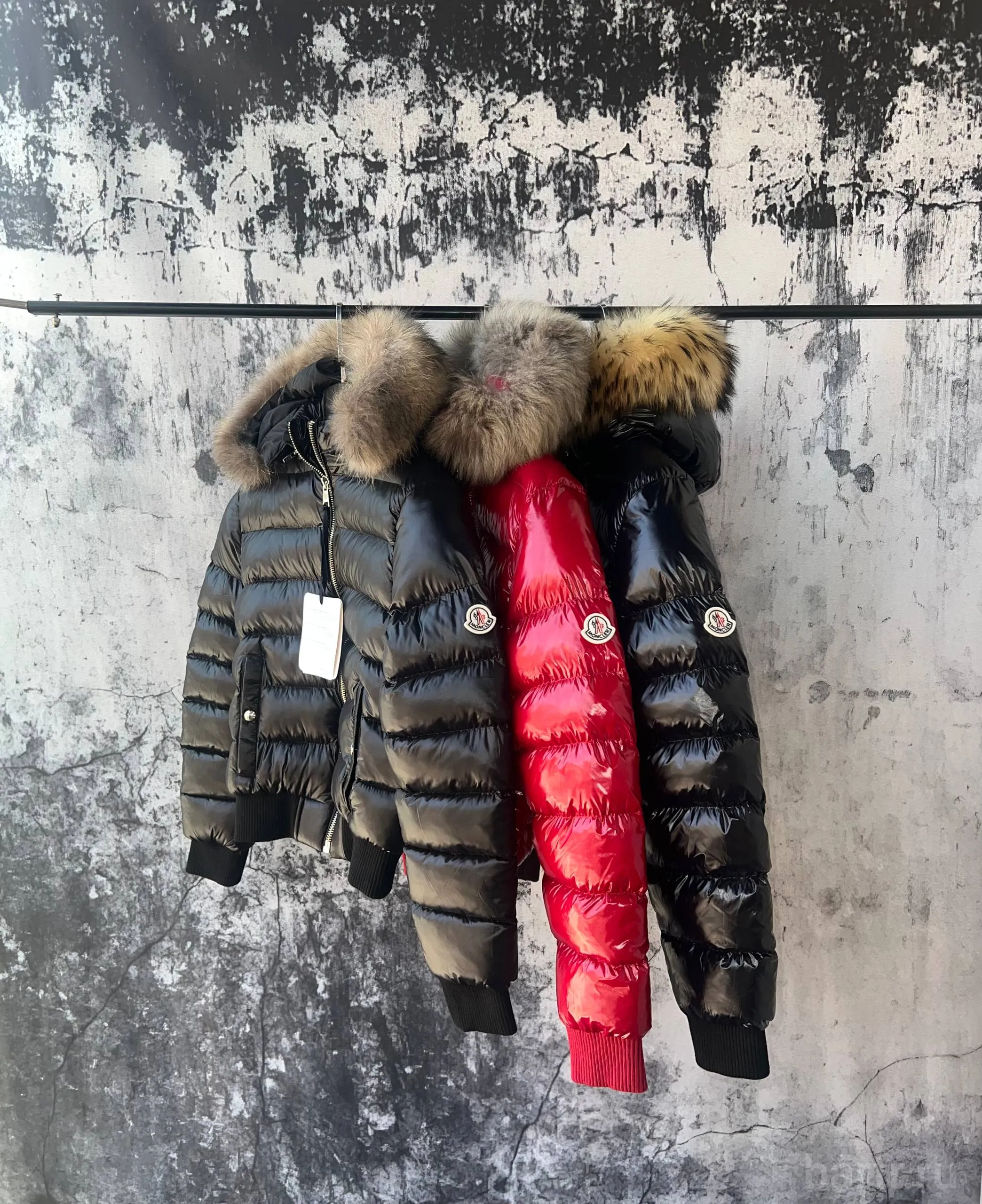 Фото: Пуховик Moncler Maya