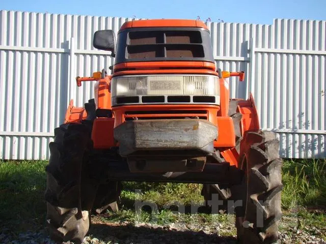 Фото: Мини-трактор Kubota GT-3